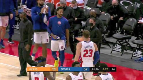 《NBA全场集锦》真就没人防我呗 格里芬三分线外无人盯防张弓搭箭轻松得分