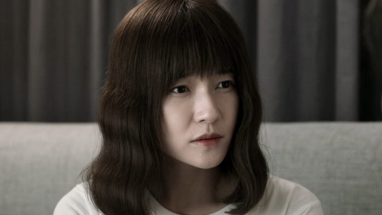 《青春警事》第33集02:古静在打扫房间时,发现任毅的秘密_高清1080p