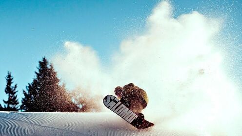 飞翔的艺术！宁静自然中的滑雪 征服雪山自由滑下！