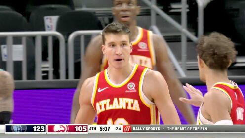 《NBA全场集锦》两个人的solo！阿伦博格达肩抗大旗肆虐内线
