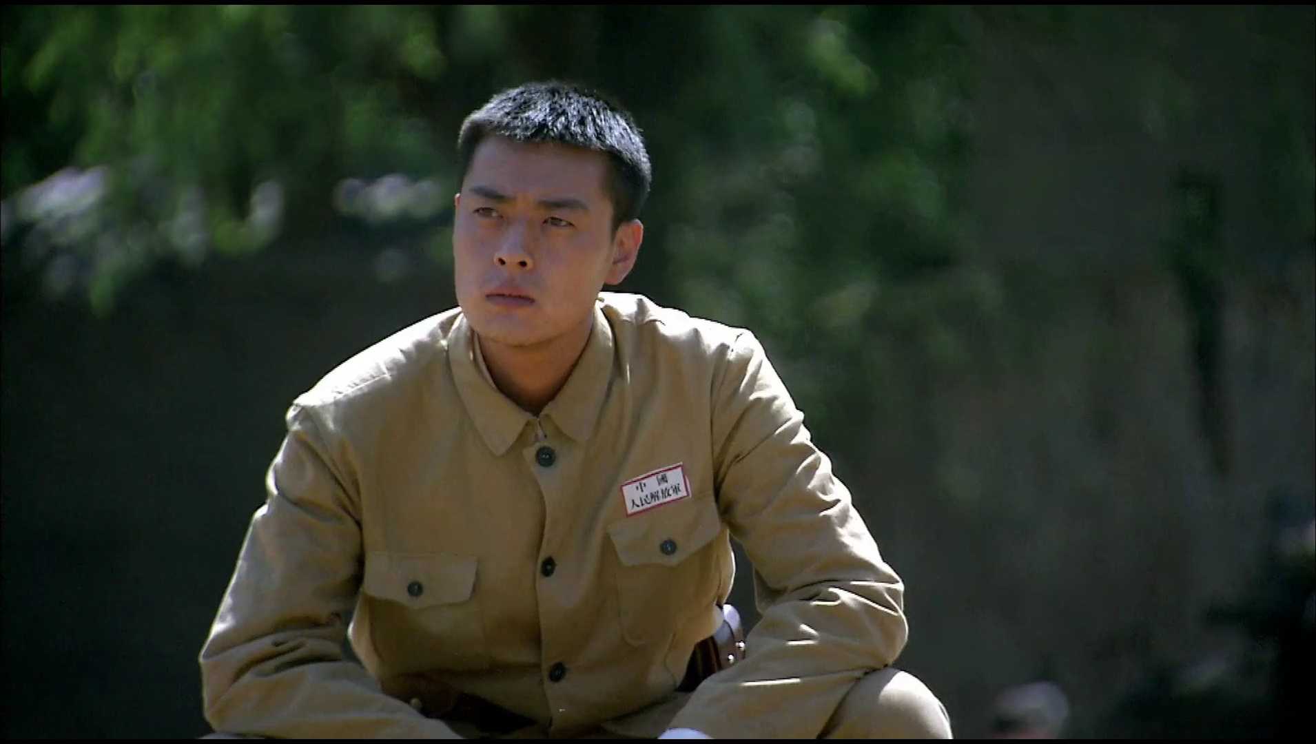 《铁梨花》第43集01:牛旦为试探赵元庚是进是退,让士兵全都去看戏