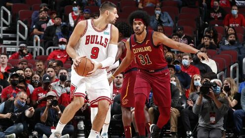 《NBA全场集锦》【原声】骑士95-131公牛 公牛多点开花七人得分上双