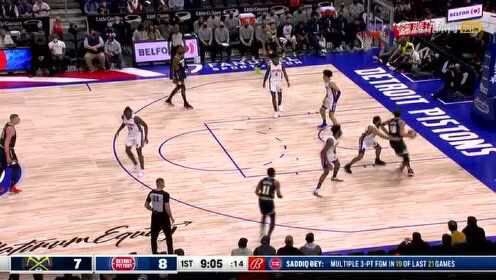 《NBA全场集锦》萨迪克贝超远三分一杆进洞 阿隆戈登秀高难度折叠背扣