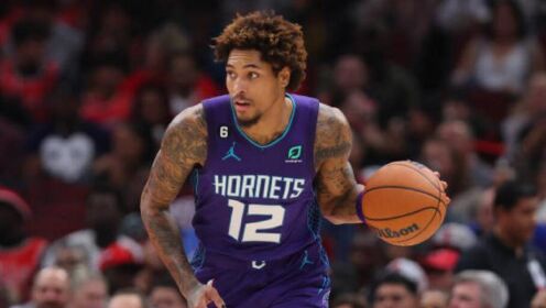 《NBA全场集锦》【球星】乌布雷vs公牛集锦 空砍24+5单点爆发徒劳无功