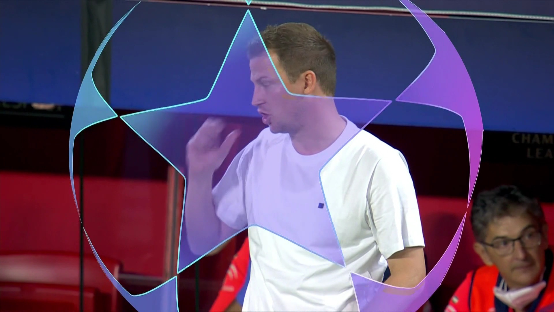 【红牌】霍乔拉瓦踩中伊斯科腿部 两黄一红罚下