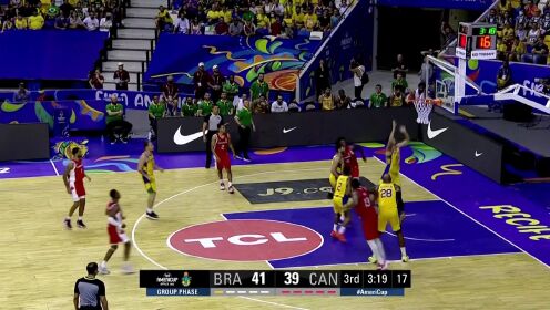 《FIBA》海恩斯倒地救球 布莱尔顶着多人防守强投2+1