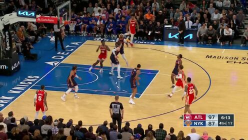 《NBA全场集锦》啥都不耽误还能装一下！特雷杨不看人空接助飞卡佩拉