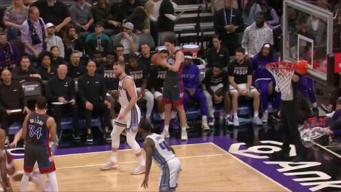 《NBA全场集锦》以赛亚乔横刀立马三分得手 巴恩斯连线福克斯命中关键球杀死比赛