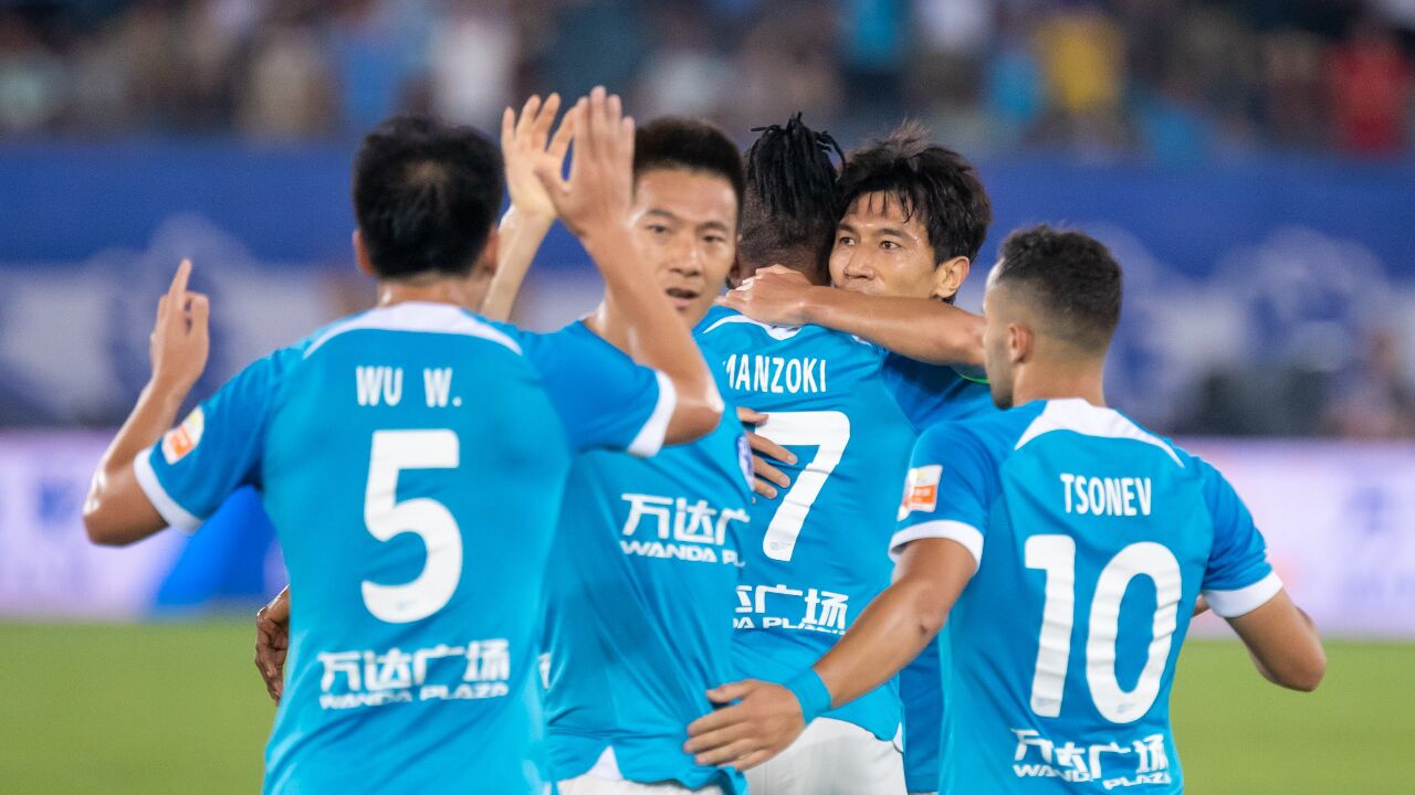中超大连人21申花迎19轮首胜曼佐基传射林良铭进球申花退居第3