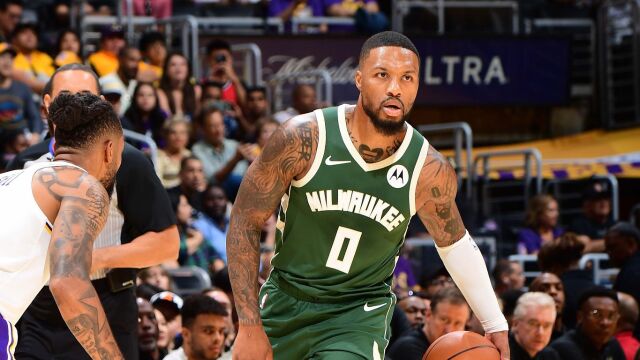 利拉德vs湖人集锦 手感不佳但仍砍下14+3+3与字母哥默契配合