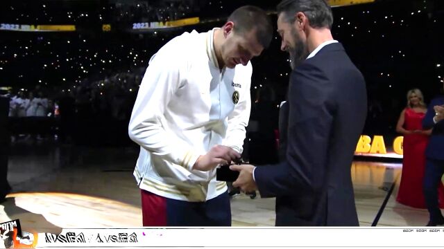 NBA：恭喜冠军！掘金全队赛前领取总冠军戒指