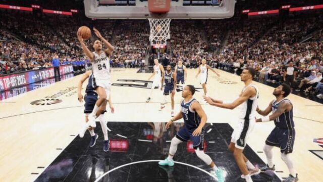 瓦塞尔vs独行侠集锦 全场23分上演飘逸滑翔劈扣