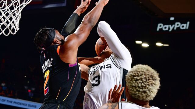 慢镜回看约翰逊抢劫式抢断KD 并打入制胜一球