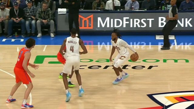 快攻势如破竹！吉迪抢断成功亚历山大直杀篮下强硬打进2分