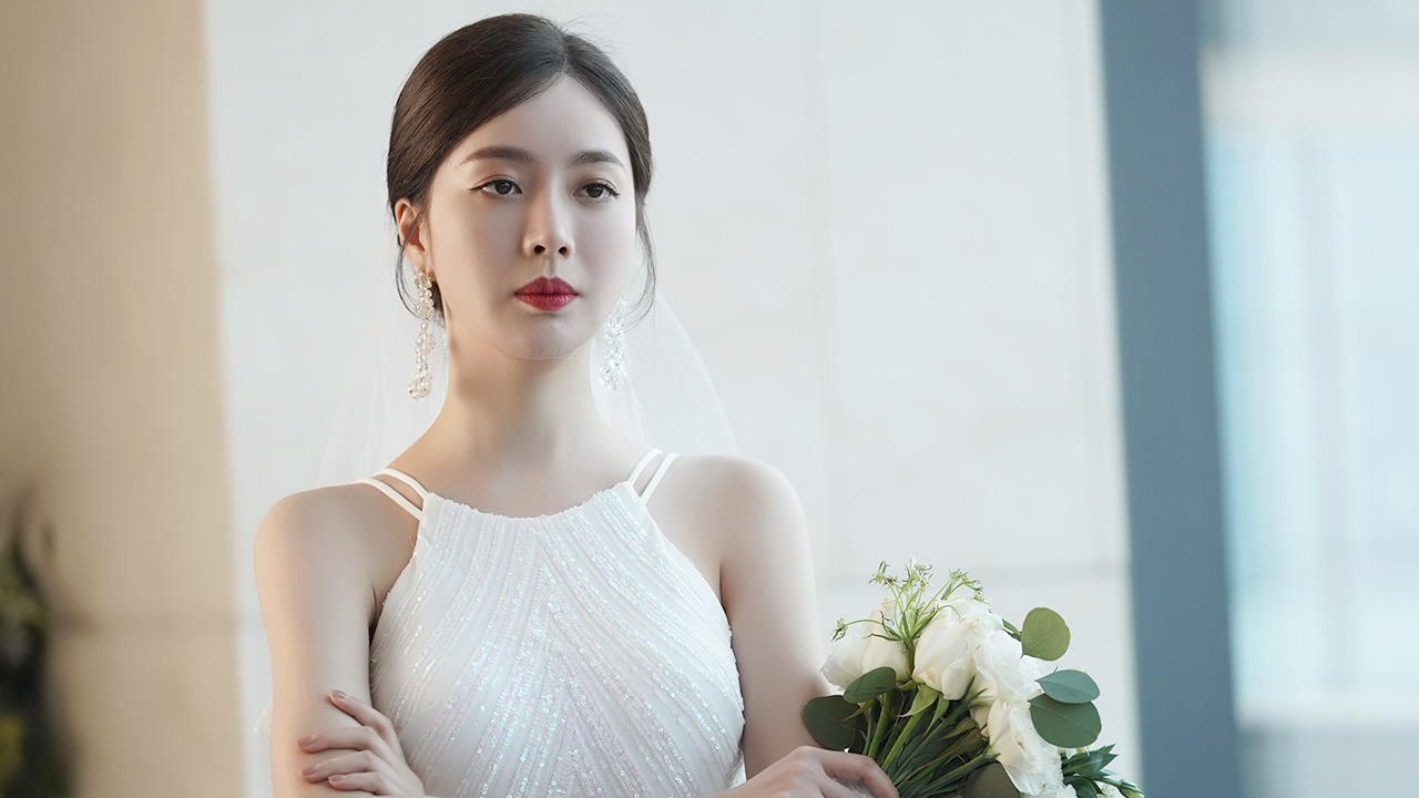 我叫赵吴狄丨白富美轻信渣男被骗执意闪婚付出惨痛代价