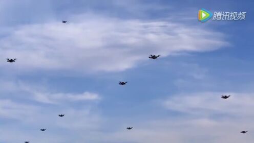 FAA联合intel公司在加州棕榈泉上空上演了一场无人机表演秀