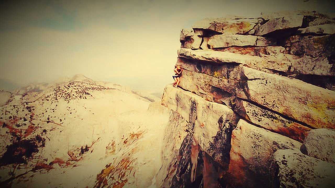 《极限视界》实拍国外少年贴悬崖峭壁徒步行走 脚下就是万丈深渊_高清