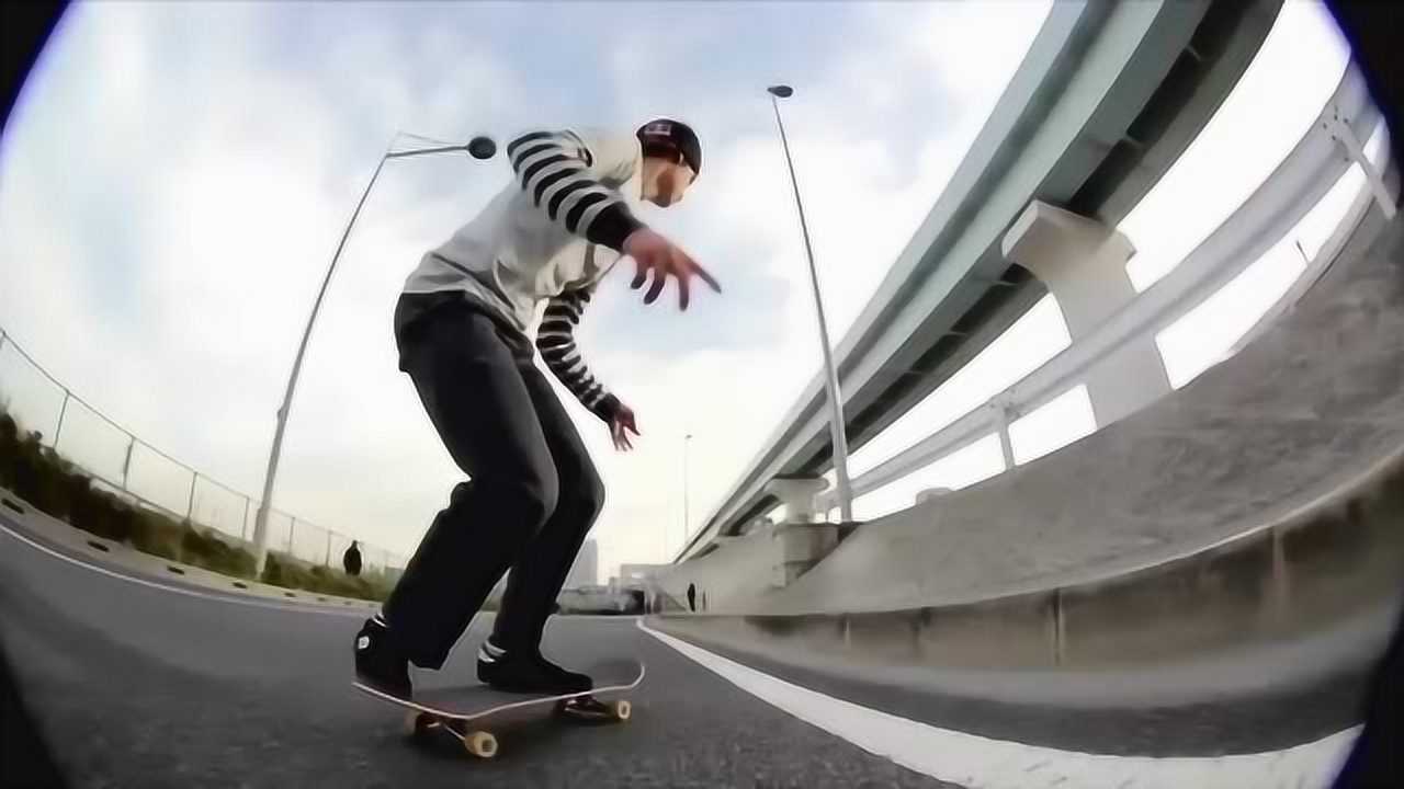 欧美滑板大神东京街头秀 比赛前也要刷街扮酷