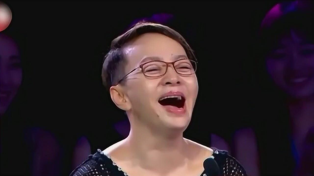 这个老外用一口流利的普通话表演小品把宋丹丹逗的嘴都笑歪了