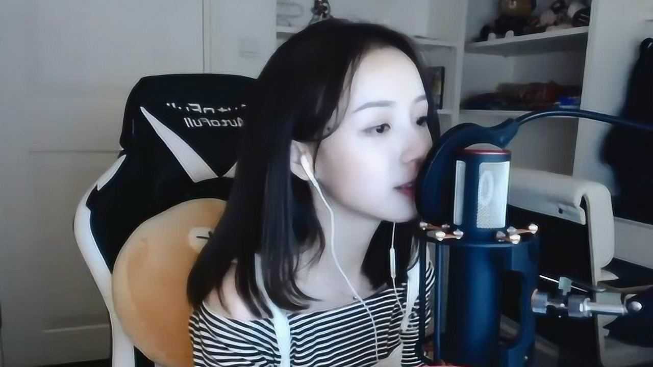 周二珂直播唱歌你就不要想起我童话镇