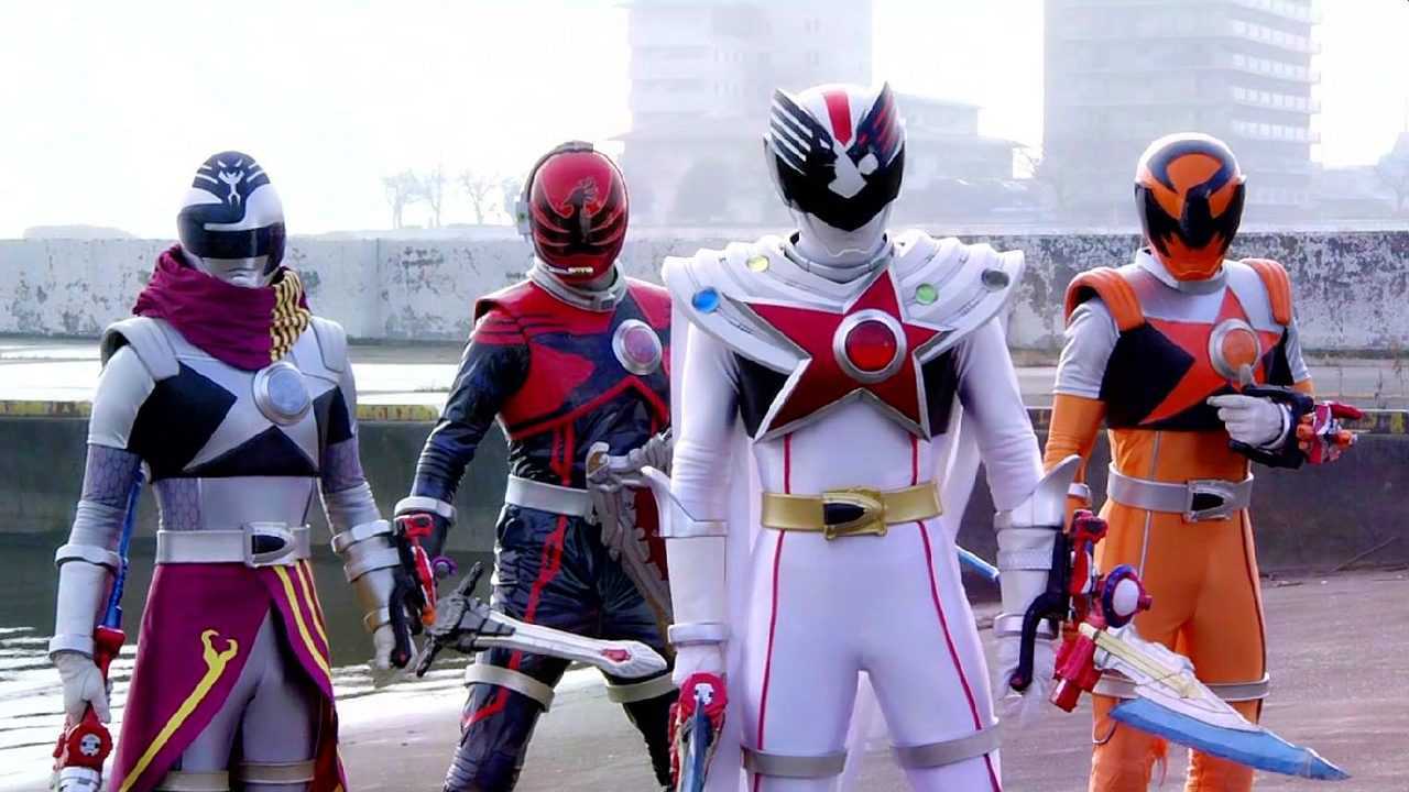 宇宙战队球连者们升级为最强形态,击败了最终boss