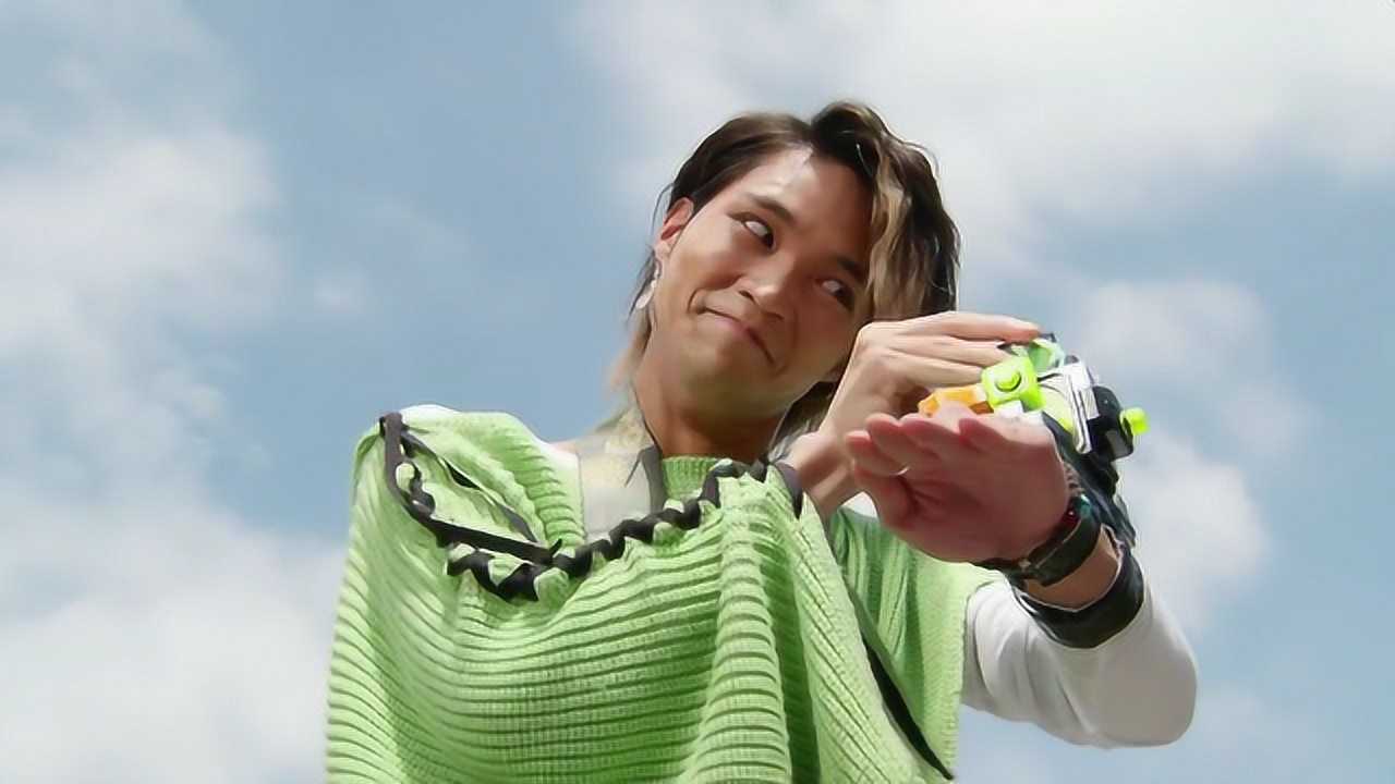 假面骑士ghost御城变成眼魂附身到亚兰身上后变身假面骑士necrom