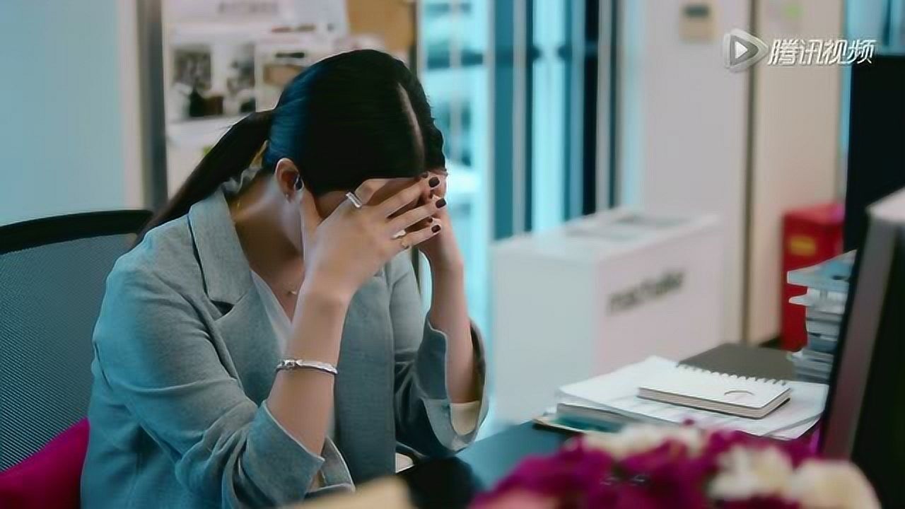 欢乐颂樊胜美为钱发愁挂断母亲电话