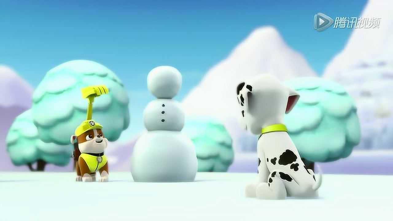 汪汪队立大功灰灰路马堆出三个大鸡蛋雪人