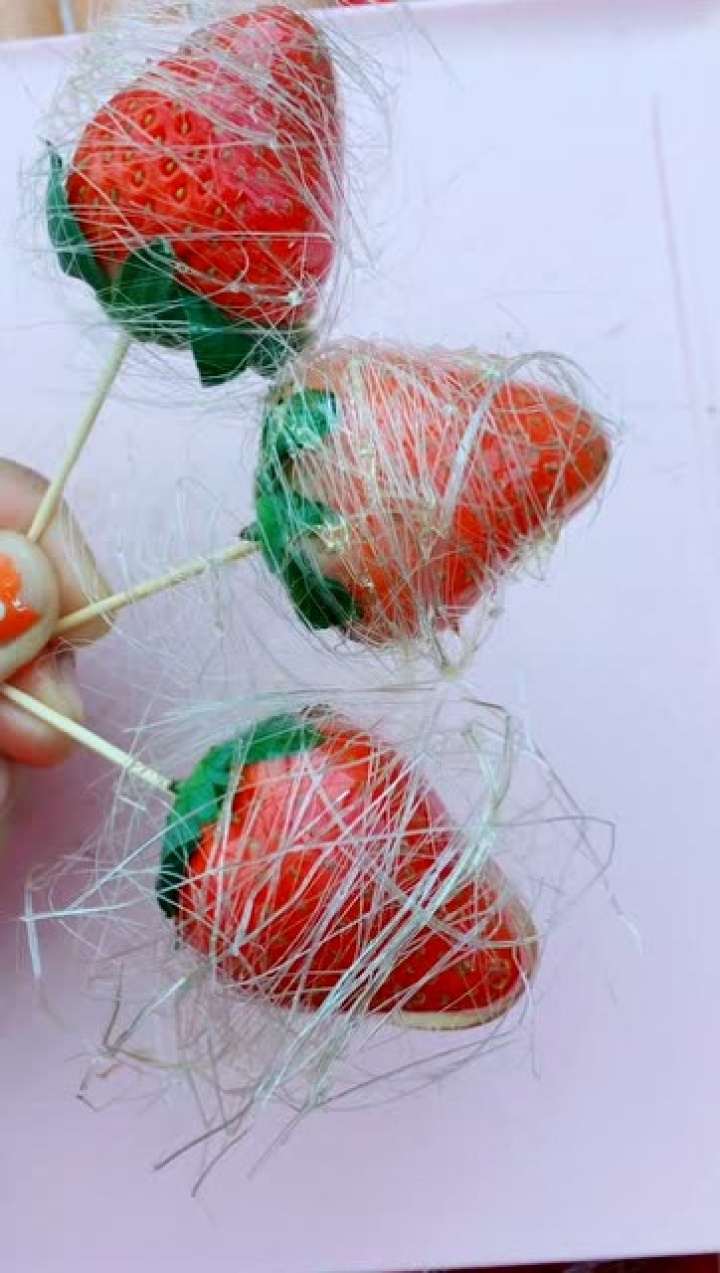 小兴美食坊:拔丝糖葫芦之拔丝草莓,做法超简单,好看又好吃