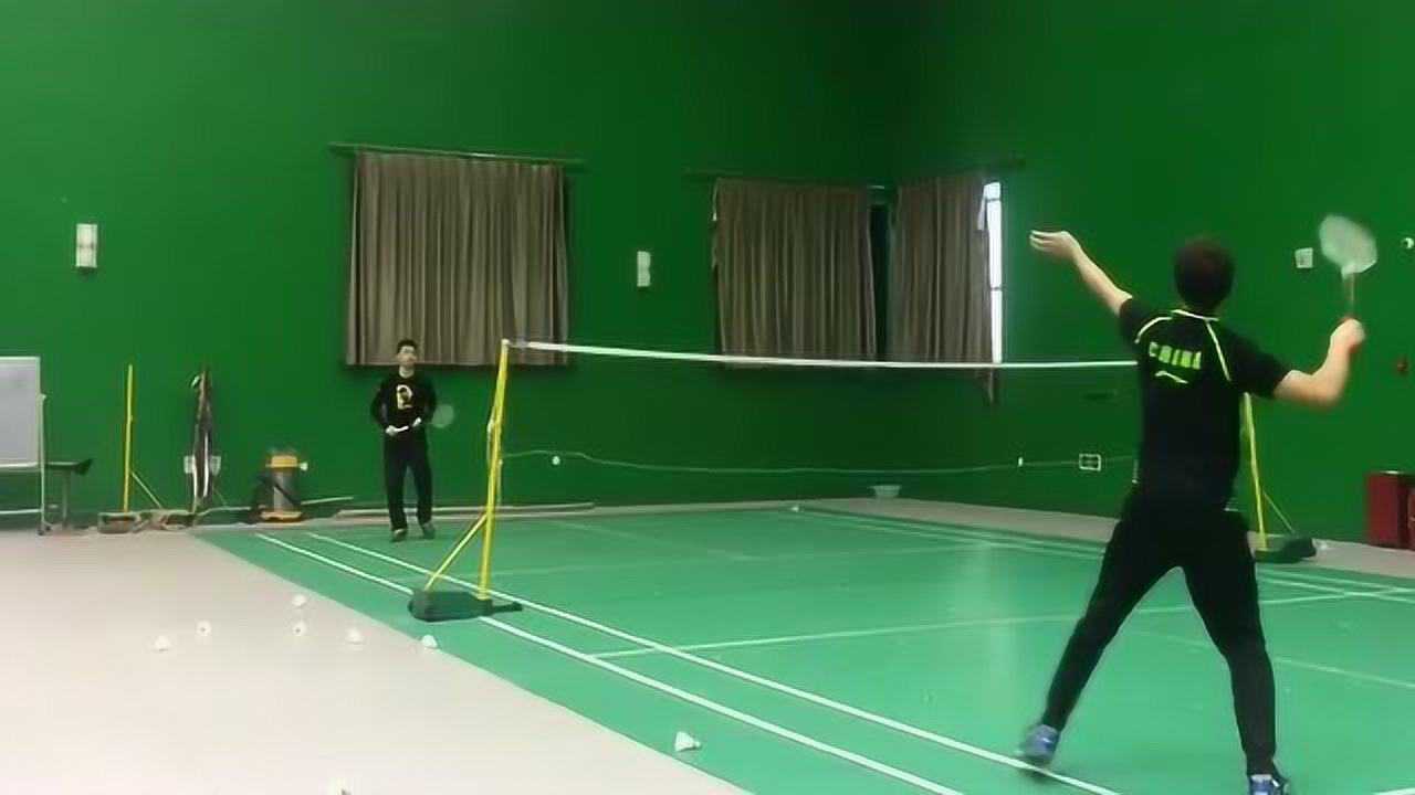 羽毛球:高远球慢动作教学示范