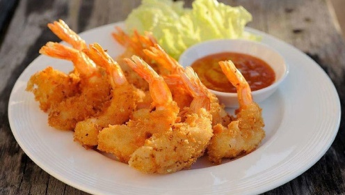 基围虾学会这样做，金黄酥脆，做法简单易学，饭店都吃不到的美味