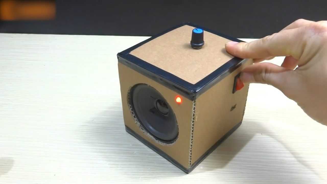 小伙儿用纸壳制作蓝牙音箱厉害了