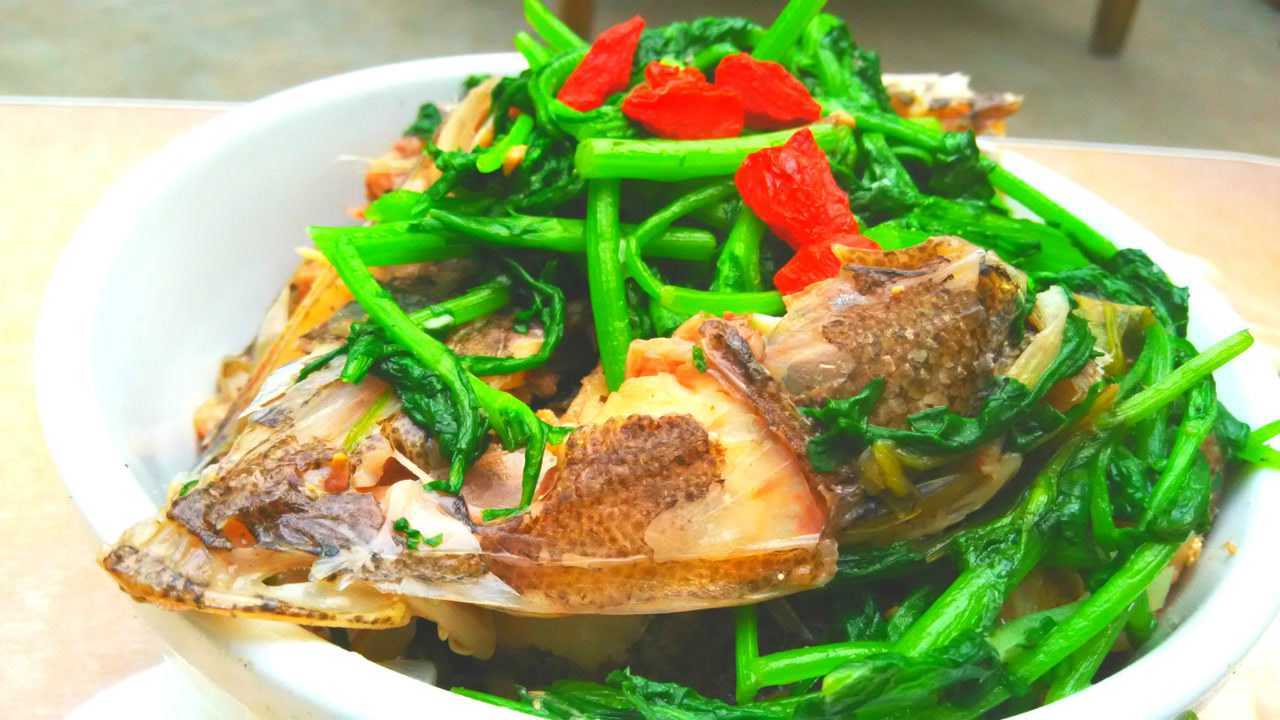 厨师教你狗腿鱼炖茼蒿的正宗做法鲜嫩翠绿老好吃了