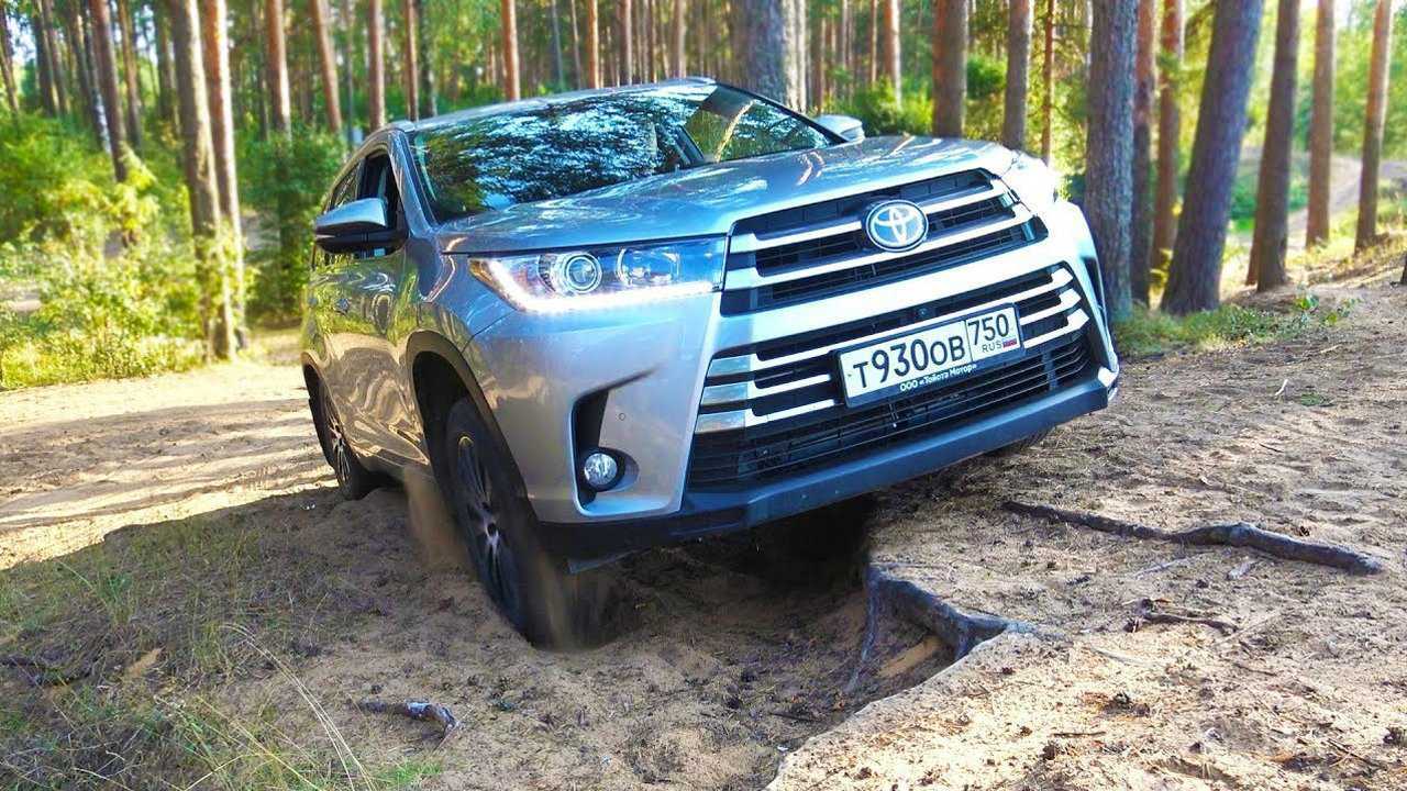 新款丰田汉兰达越野车爬坡那一刻真替司机着急