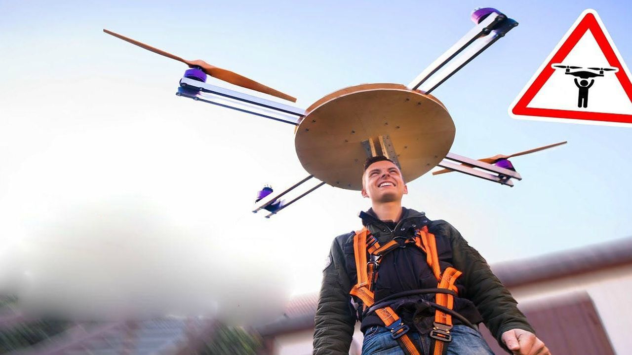 老外自制背包飞行器载人上天网友灵感是哆啦a梦的竹蜻蜓吧