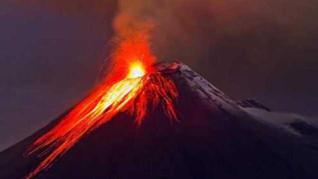 火山爆发的一瞬间,要不是有视频流出,神仙都不信世上还有这种事