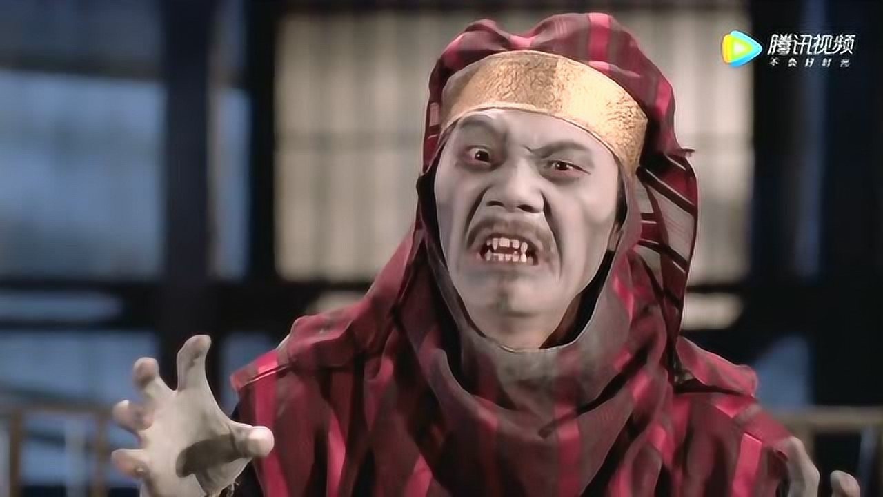 元华饰演的娘娘腔僵尸捏起的兰花指太入神了