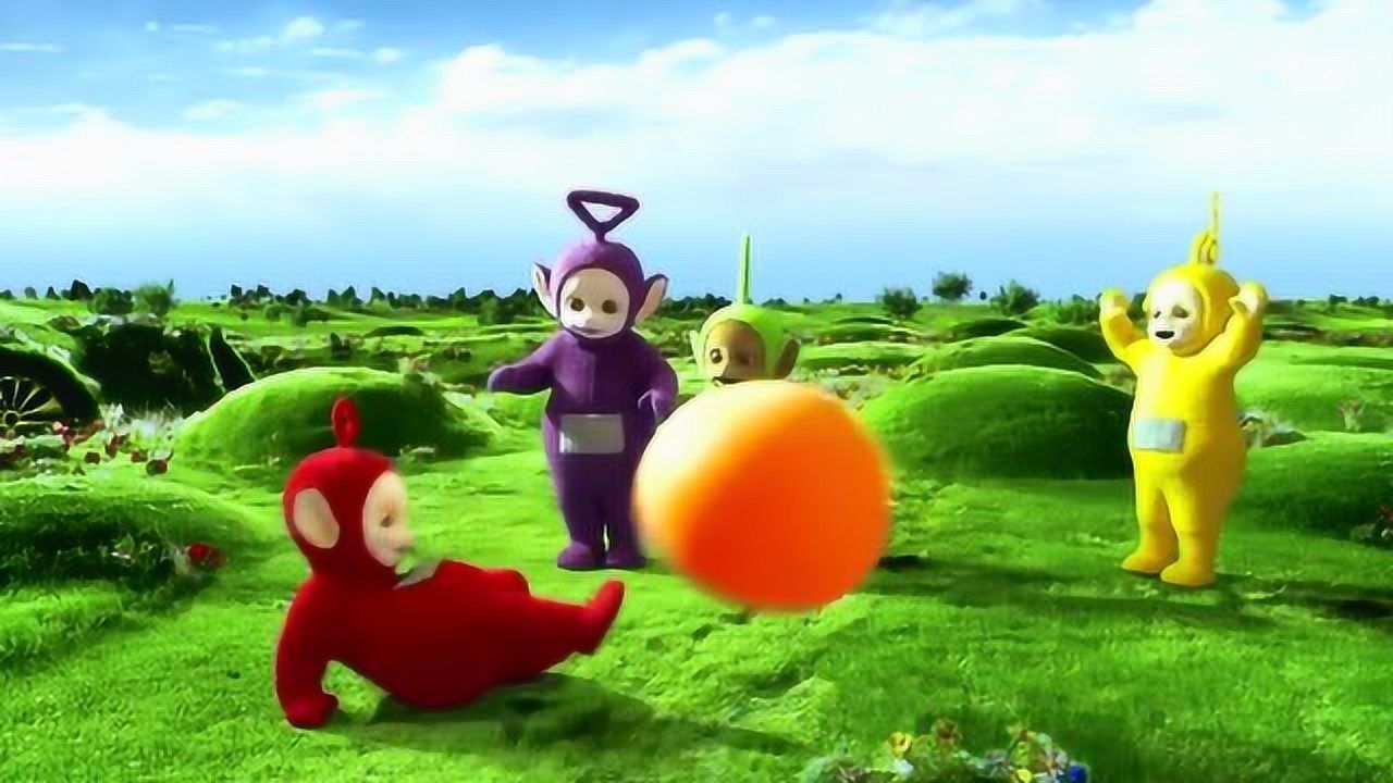 天线宝宝:在宝宝乐园里踢足球