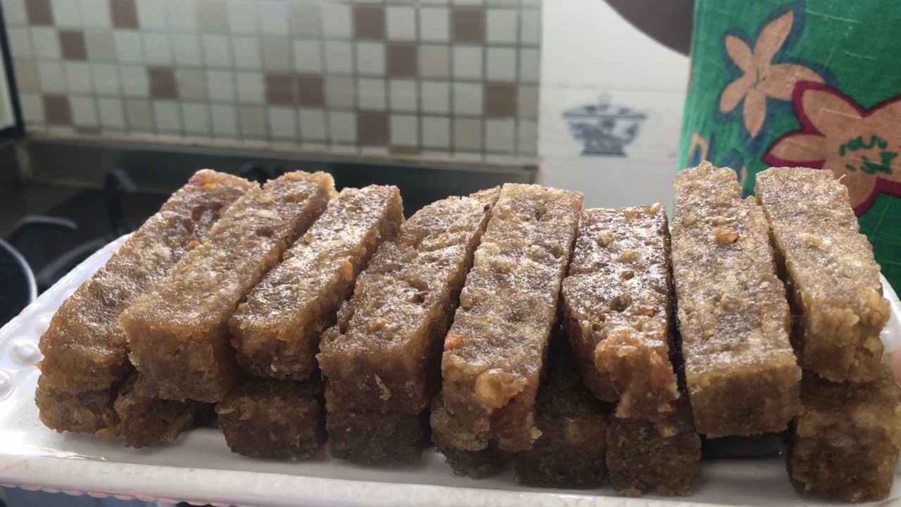 家乡特色小吃炸皮渣,外焦里嫩,咬一口香味十足,太好吃了