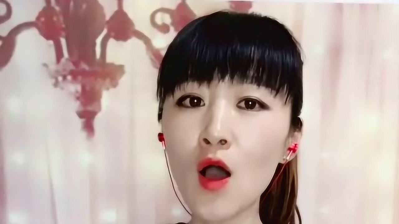 靚麗美女清甜獻唱傷感歌曲瑪尼情歌歌聲嘹亮