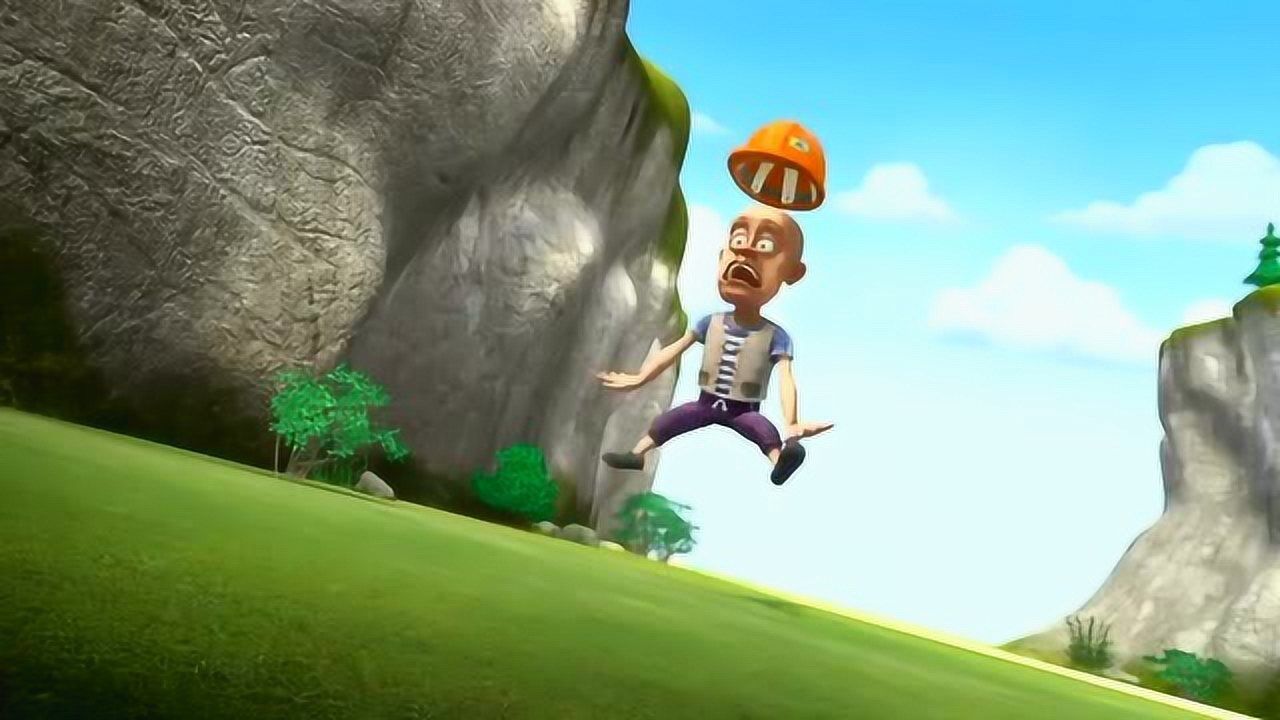 熊二在山上滚下来,光头强吓到帽子都飞起来,太搞笑了