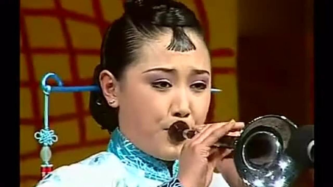 王金龙李超玲二人转唢呐表演嘞