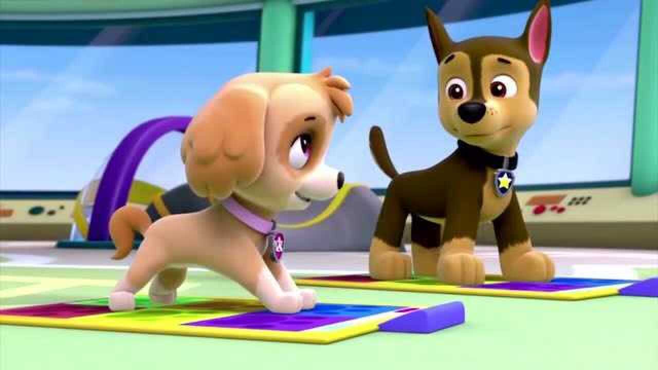 汪汪队立大功:天天教会了阿奇玩跳舞机,太酷了!