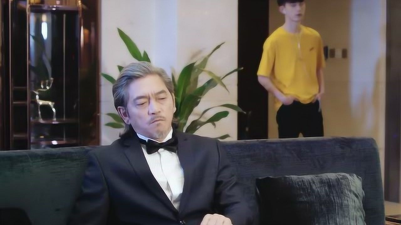 惹上冷殿下郭俊辰这幅纨绔子弟的样子还挺帅的