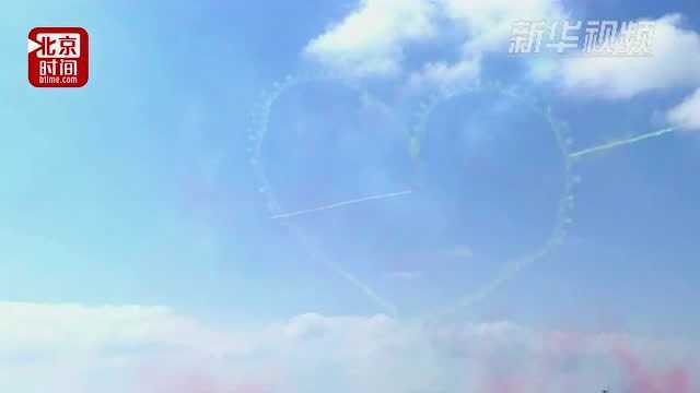 一箭穿心!三架飞机神配合上演“天空之恋”