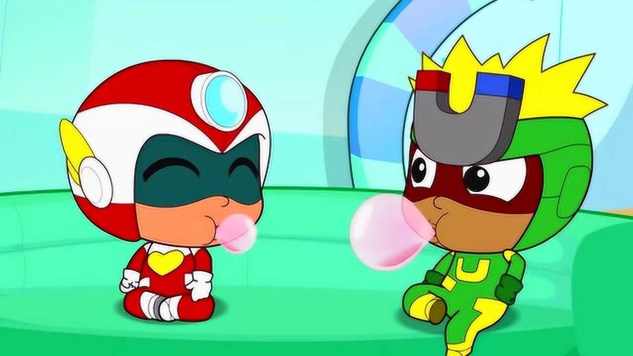 开心宝贝开心超人和花心超人一起吹泡泡