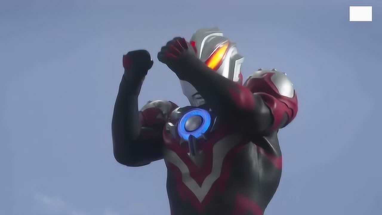 欧布奥特曼使用贝利亚和佐菲的卡片变身欧布暗耀形态登场