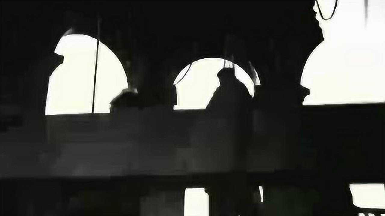 美女在教堂找女孩，没想到发现时她已经上吊自尽了，都是鬼子害的_腾讯视频