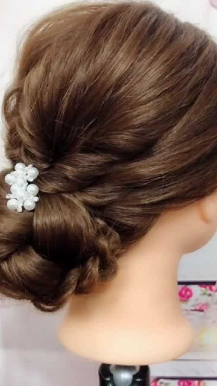 女儿给妈妈扎这款低马尾盘发吧掏几下就能完成温柔显气质哦