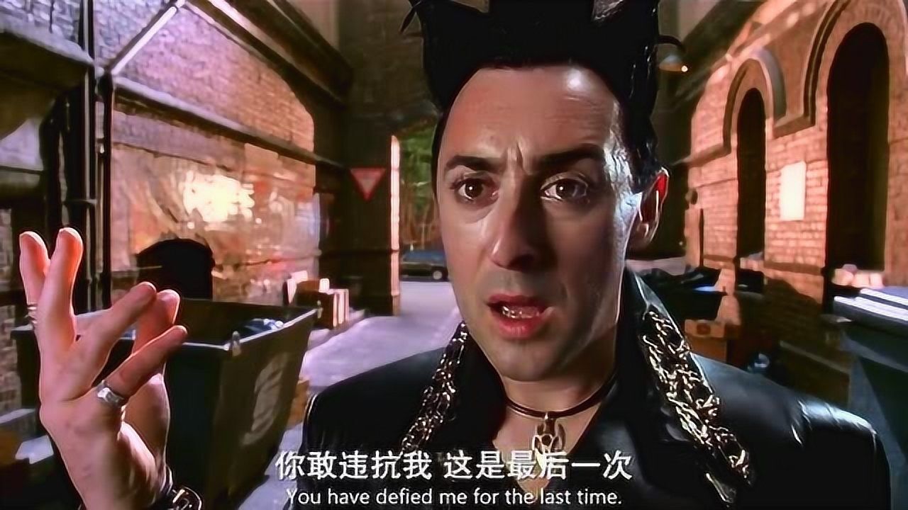 《变相怪杰2:面具之子》洛基在凡间动用神力作恶,奥丁天神降临破灭